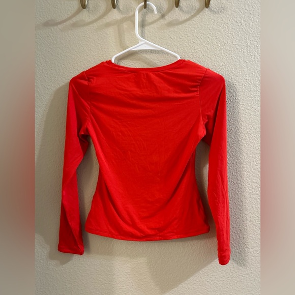 Amazon Red Buttery Top - Picture 2 of 2